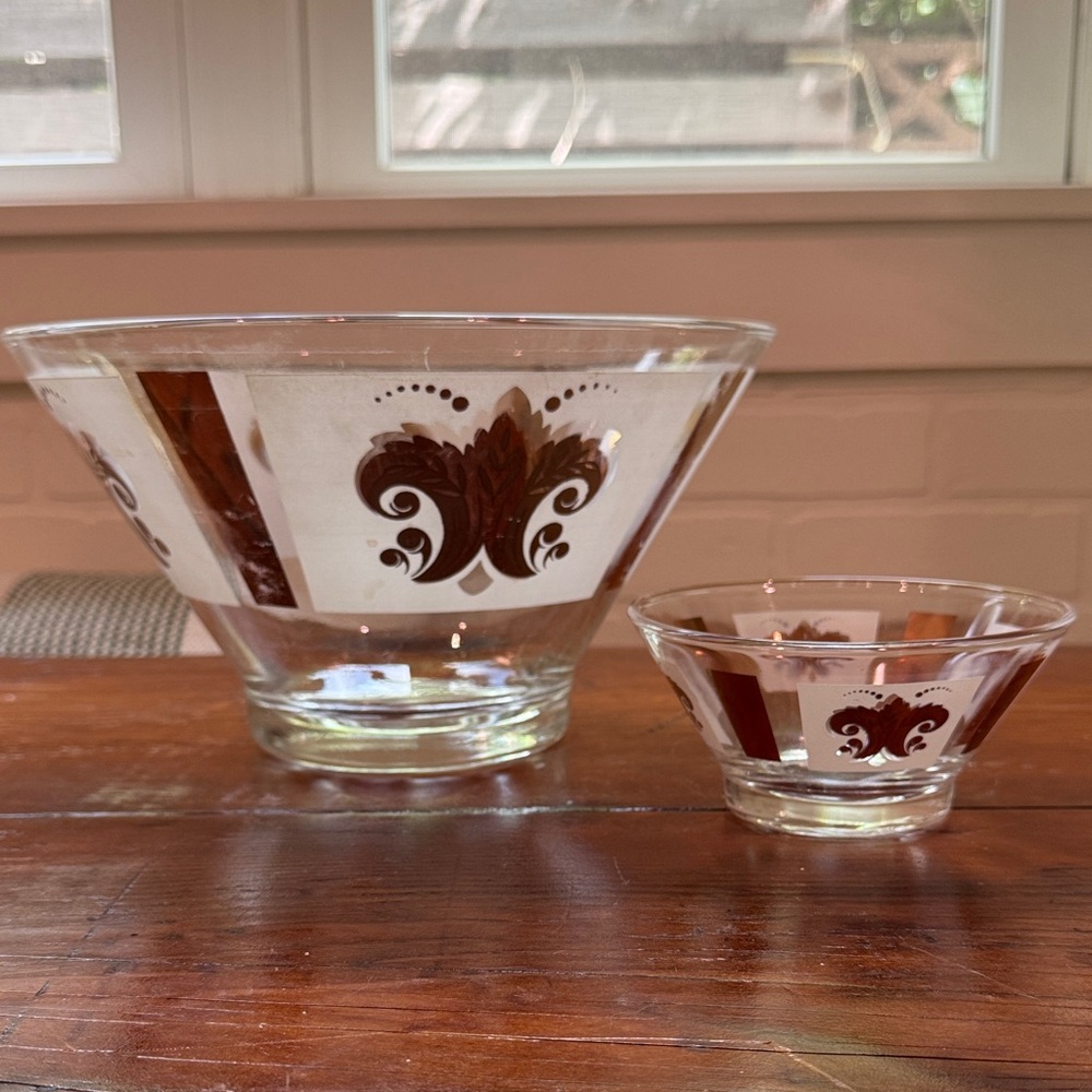 Vintage Anchor Hocking Chip and Dip Bowl!